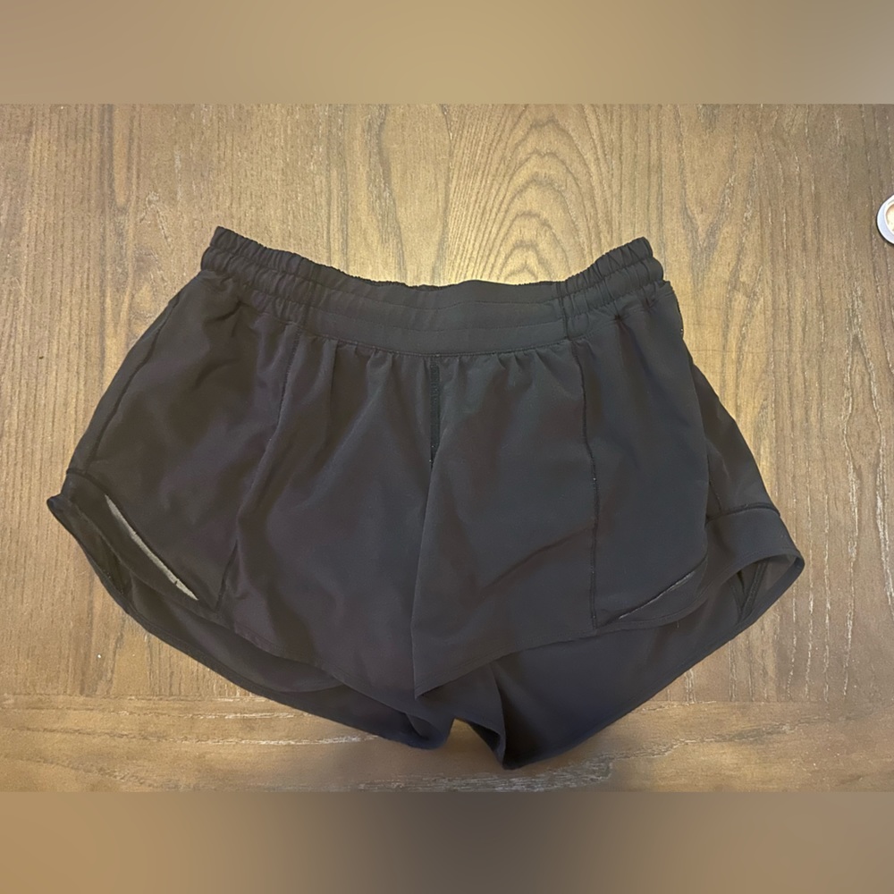 Lululemon Hotty Hot 4” Size 8